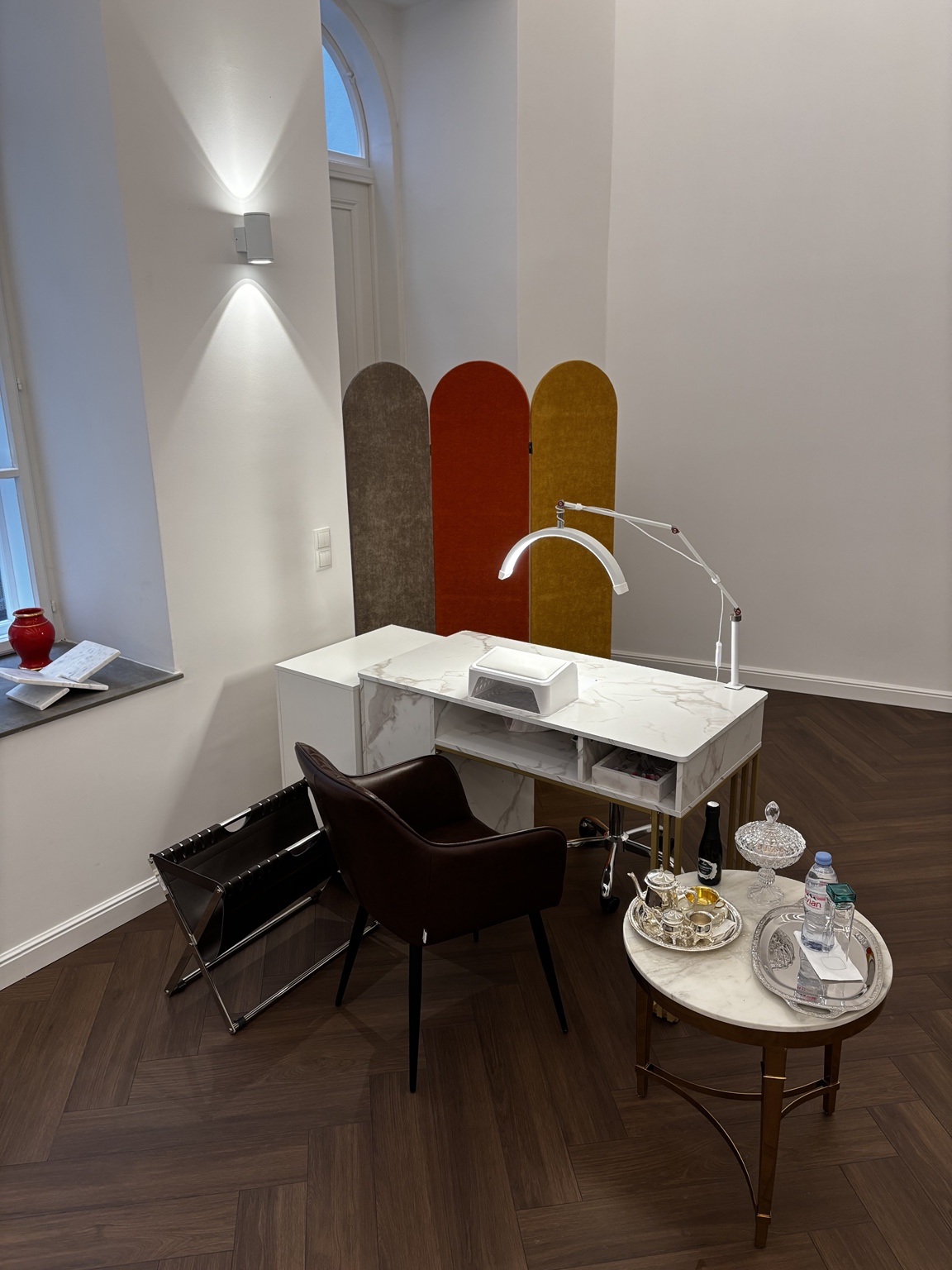 ANDI atelier manicure station